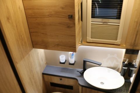 Semi-integrated camper Eura Mobil Profila T 720 EB Mondial Edition