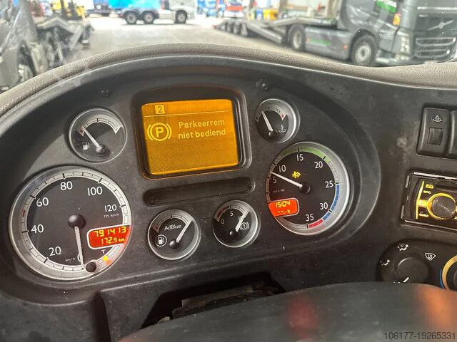 Gekoeld/bevroren transport DAF LF 45 250 / VLEESHANGWERK/RAILS DE VIANDE/FLEIS...