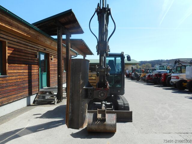 Minibagger Volvo EC 55C mit POWERTILT