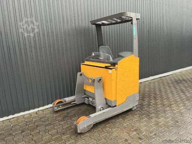 Carretilla retráctil Jungheinrich ETV216