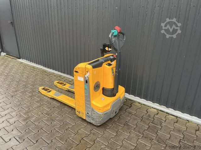 Carretilla de baja elevación Jungheinrich EJE114