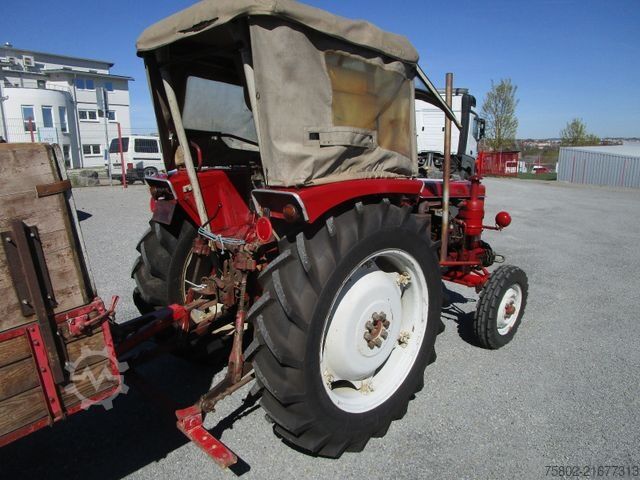 Tractor RENAULT SUPER 6 -R7050- 4xNeu Bereift+mit Anhänger*