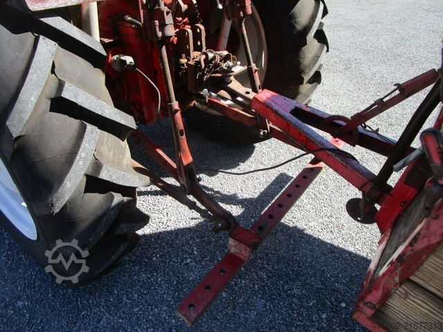 Tractor RENAULT SUPER 6 -R7050- 4xNeu Bereift+mit Anhänger*