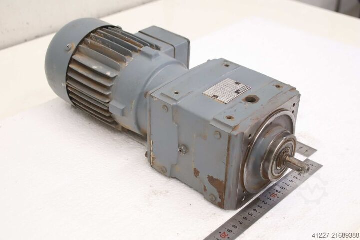 Motoréducteur réglable 0,37 kW 160-1600 tr/min Flender Himmel LK 02-M1C4