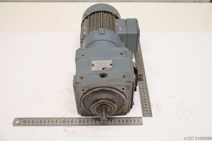 Motoréducteur réglable 0,37 kW 160-1600 tr/min Flender Himmel LK 02-M1C4