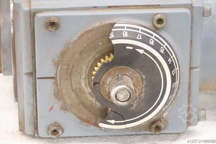 Motoréducteur réglable 0,37 kW 160-1600 tr/min Flender Himmel LK 02-M1C4