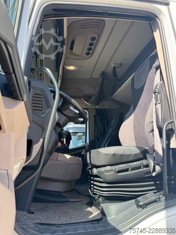 Volume trekker DAF XG 530 * RETARDER * STANDKLIMA * VER. SATTEL *