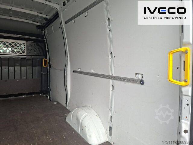 Hög tak skåpbil IVECO Daily 35S16V RS 3520L / Klima / Bluetooth