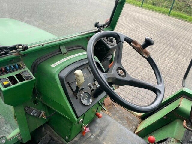 Customized van John-Deere Schlepper 855 Salzstreuer/Besen
