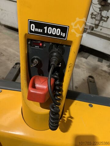 Elektrikli istifleyici Jungheinrich EMC B10