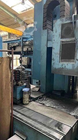 Borr- och fräsmaskin med bord TOS Varnsdorf WFQ 80CNC