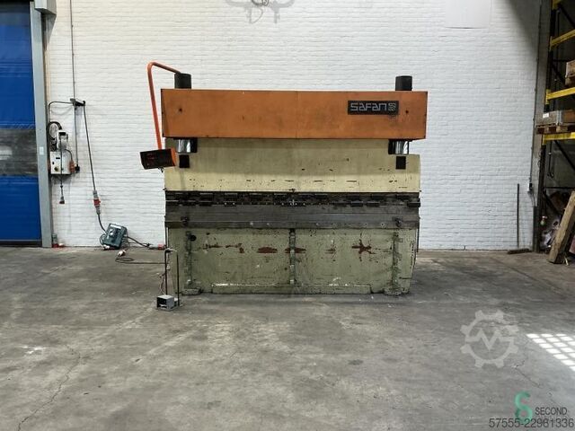 Presă de îndoit tablă Safan SK 110-3100, anul fabricației 1979 Safan SK 110-3100