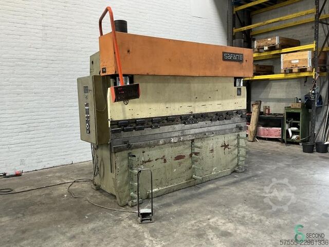 Presă de îndoit tablă Safan SK 110-3100, anul fabricației 1979 Safan SK 110-3100