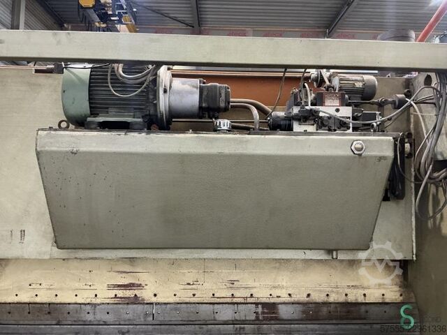 Presă de îndoit tablă Safan SK 110-3100, anul fabricației 1979 Safan SK 110-3100