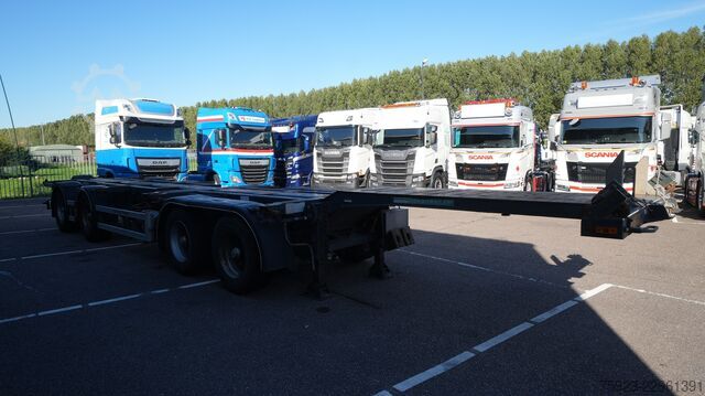 Μεταφορά εμπορευματοκιβωτίων D-tec 4 axle breaker container chassis