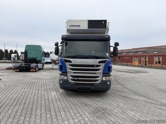 Camion e rimorchio SCANIA P380   EURO 5 DAZU SCHEUWIMMER FT1119 ZENTRALACHSANHäNGER