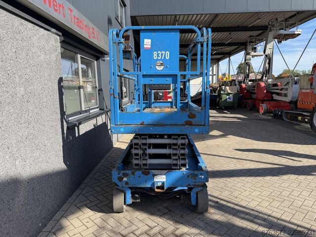 Genie GS - 2646 Ψαλιδωτή ανυψωτική πλατφόρμα / Εργαλειοφόρος πλατφόρμα / Ψαλιδωτό ανυψωτικό με ύψος  GENIE GS - 2646  SchaarHoogwerker / Arbeitsbuhne / Scicc
