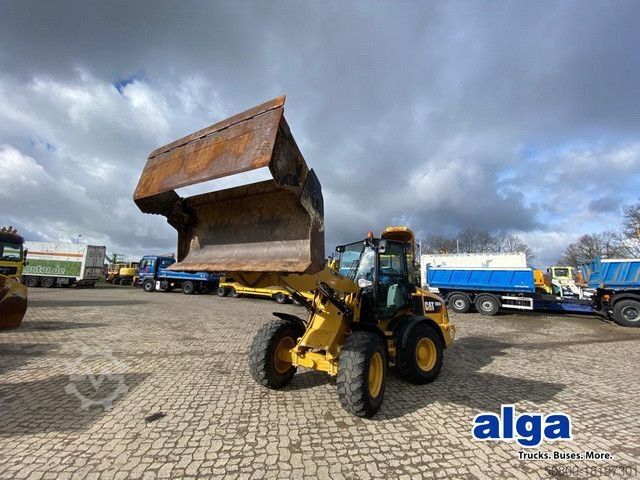 Wheel loader CATERPILLAR 908M, 4+1 Schaufel, Palettengabel, wenig Std.