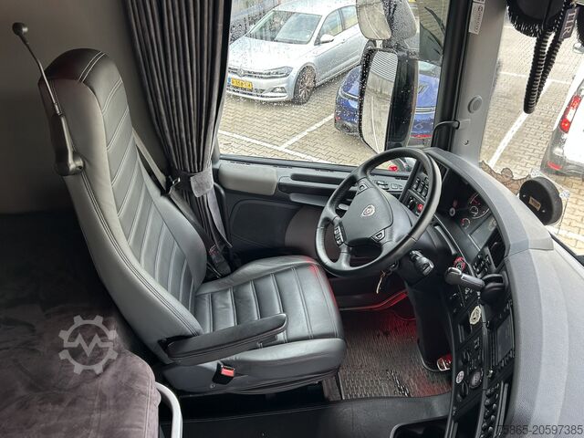 Standard-SZM Scania R520 V8 / Showtruck / Buffl Special Interior / ...