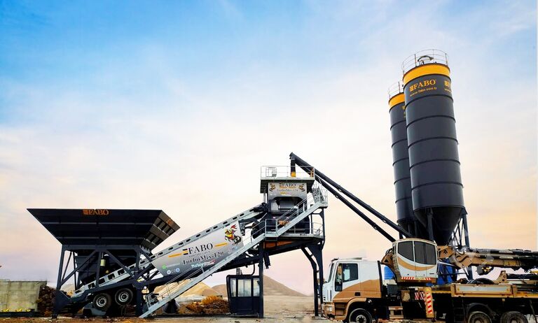Stație mobilă de dozare a betonului FABO Mobile Concrete Batching Plant 120 m3/h Mobile Concrete Batching Plant