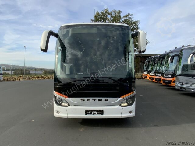 Távolsági autóbusz Setra S 516 HD