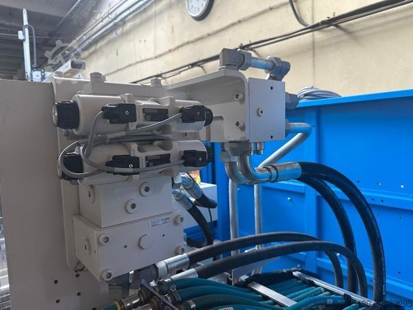 Μηχανή χύτευσης με έγχυση KraussMaffei KM 200-1400 CX