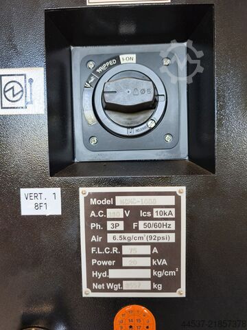 Dikey işleme merkezi Hartford HCMC-1000