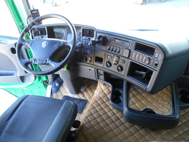 Caminhão com plataforma e lona SCANIA R450 6x2 CENTINA + SPONDA