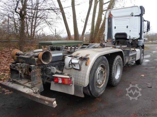Haakarm vrachtwagen MERCEDES-BENZ 2545 L/ Meiller Abroller/ Lenkachse