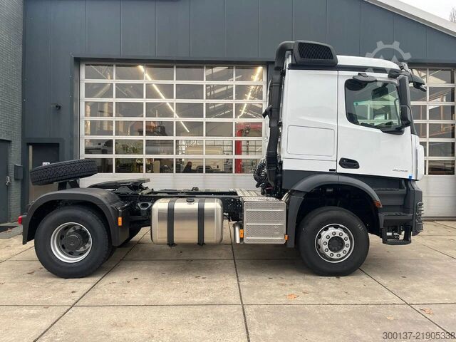 Mercedes-Benz Actros 2045 S 4x2 Tractor Head Mercedes-Benz Actros 2045 S 4x2 Tractor Head