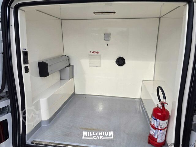 Isothermische koelwagen Opel VIVARO TRASP SANGUE ORGANI FRIGO❄️
