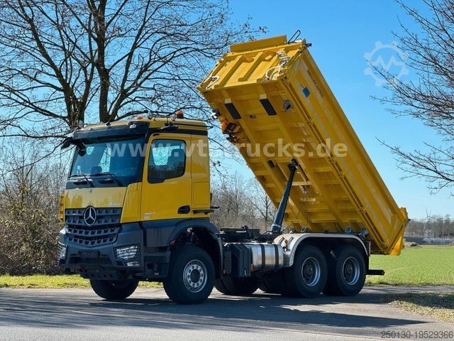 Τρίπλευρο ανατρεπόμενο φορτηγό MERCEDES-BENZ Arocs 5 2653 6x4 Meiller DSK Kipper Mirror Cam