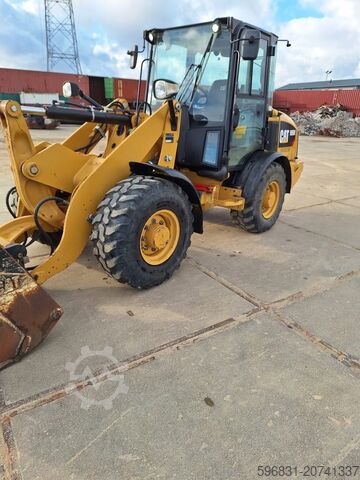 Radlader Caterpillar 906M