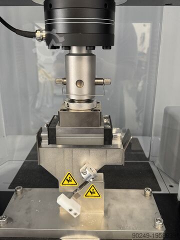 Universeel testsysteem voor trek en druk Instron 34TM-50 50kN Serie 3400 34TM-50 Zug und Druckmaschine