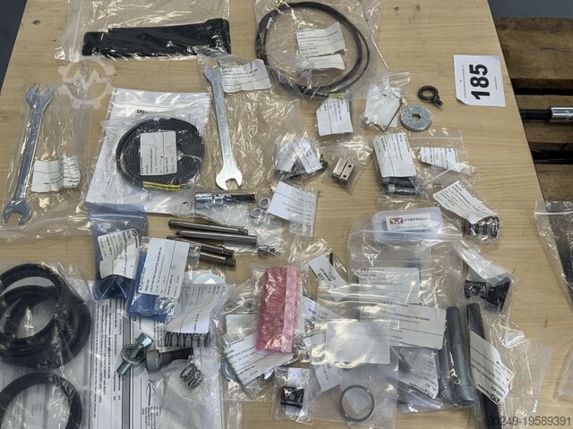 Universeel testsysteem voor trek en druk Instron 34TM-50 50kN Serie 3400 34TM-50 Zug und Druckmaschine