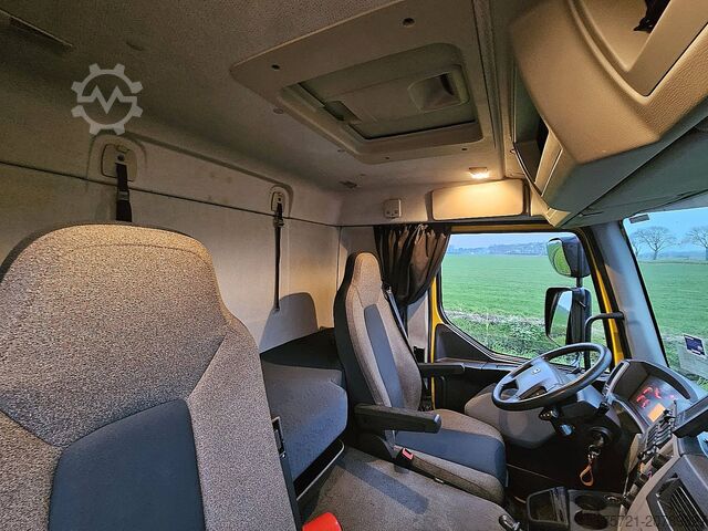 Furgon samochodowy do przewozu aut VOLVO FL 210.12