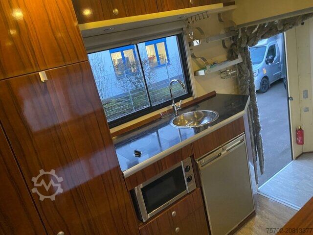 Samochód do przewozu bydła MAN TGS 26480 5 Pferde und Wohnung