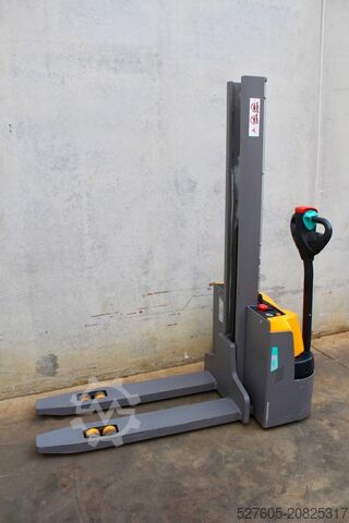 Stacker Jungheinrich EJC M10 154 E LI-ION