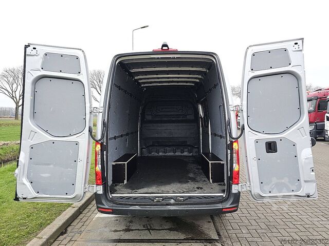 Bestelauto MERCEDES-BENZ SPRINTER 315 L2H2 RWD Mbux