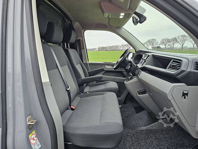 High-roof van VOLKSWAGEN TRANSPORTER 2.0 TDI L1H1 Navi Trekhaak!