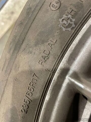 Wielen met set banden Continental Continental banden met velgen 235/65 R17