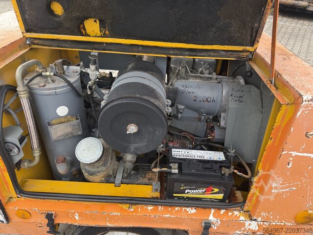 Vida kompresörü ATLAS Copco XAS60 Baukompressor 9,3 Bar