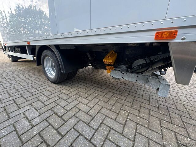 Skåpbil NISSAN NT500 56.15 Koffer mit LBW*Ahk*nur 34.800 km *