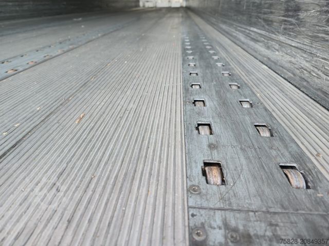 Reefer semitrailer SCHMITZ CARGOBULL SCB*S3B / Carrier 1950 / 6247 St./ 7 cm Wand