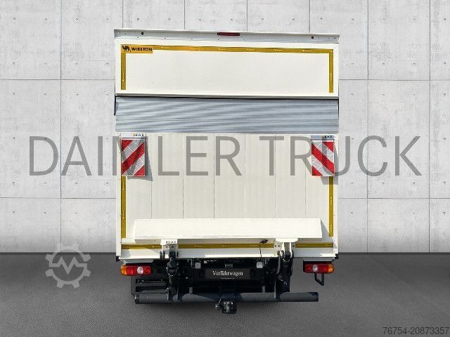 Box truck FUSO Mitsubishi Canter 9C18 AMT Möbelkoffer LBW