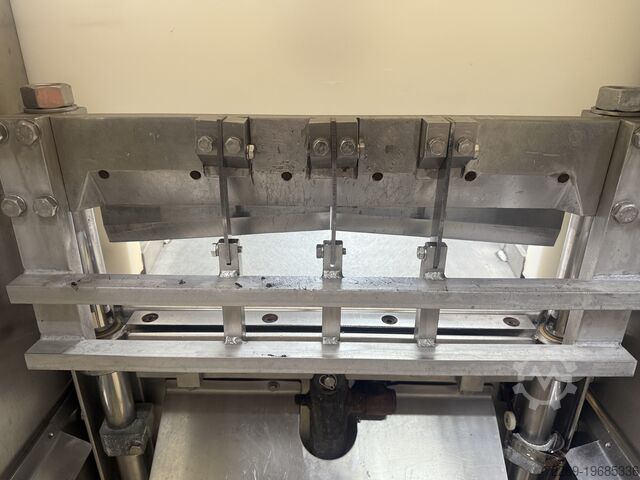 Affettatrice per carne surgelata Magurit 152 Magurit 152