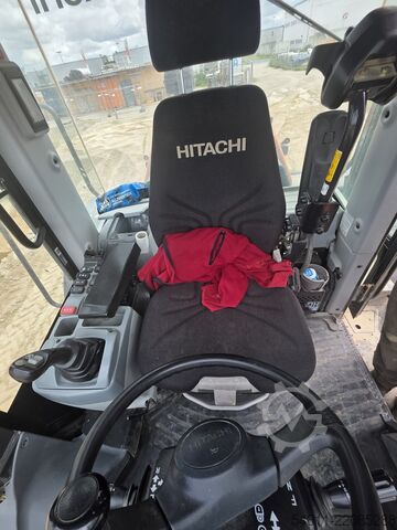 Lader Hitachi ZW250-6