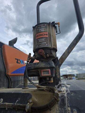 Lader Hitachi ZW250-6