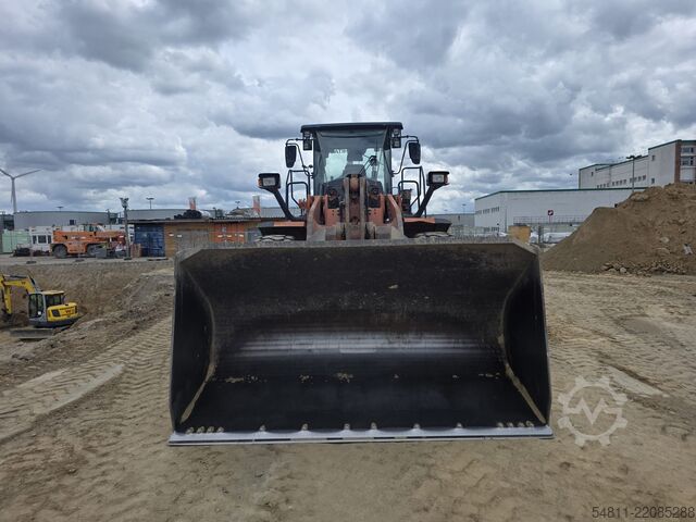 Lader Hitachi ZW250-6