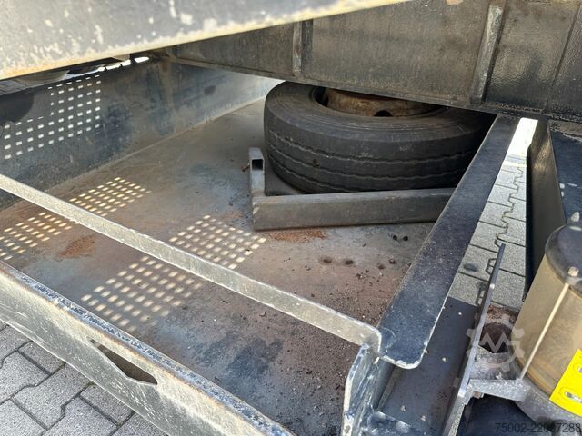 Semi-lavlader Broshuis 3ABSD Lowloader 3-axle / GVW: 59.000kg / Neck: ...